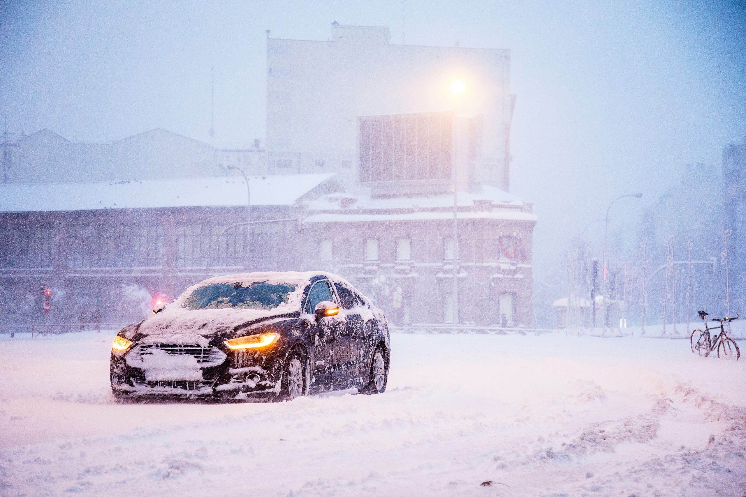 Circulation hivernale avec phares allumés