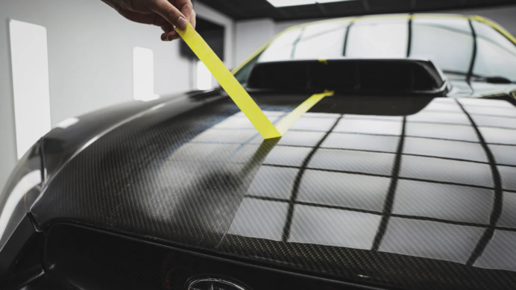 Capot film carbone posé
