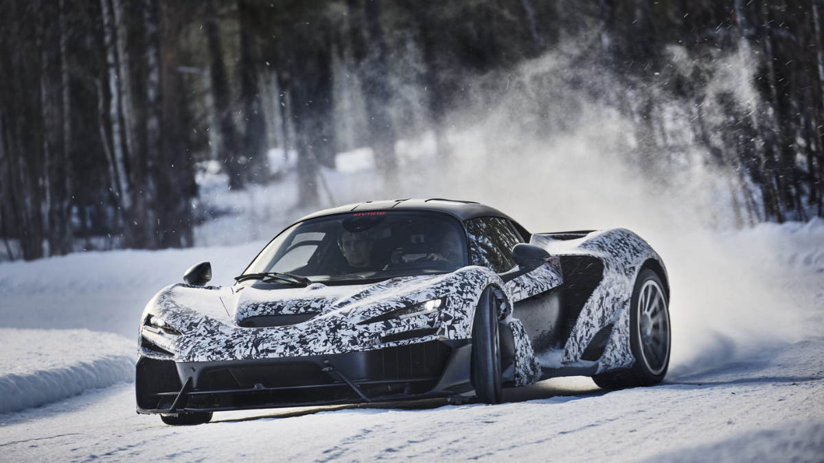 Essai hivernal voiture sous zéro