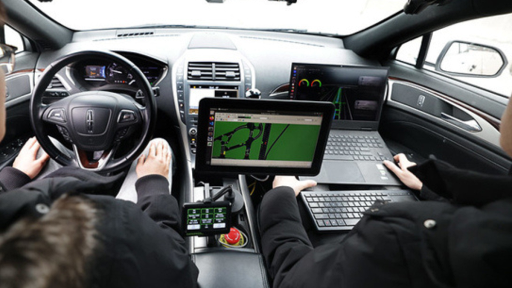 Véhicule autonome en situation de test de conduite avancé